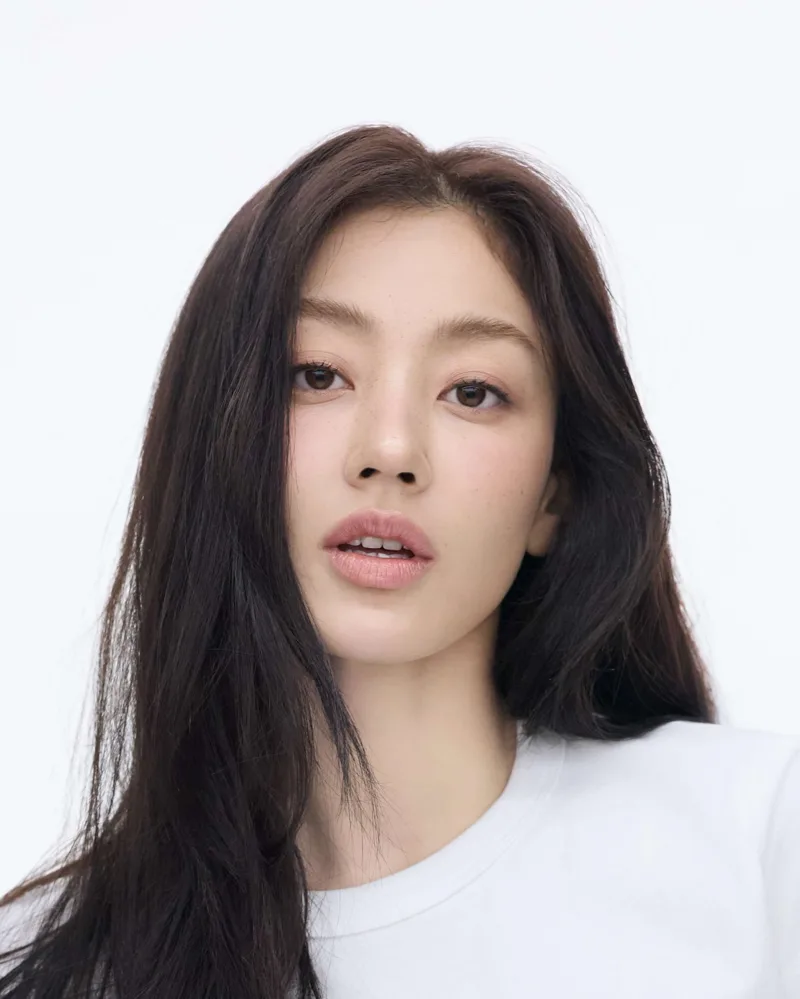 Portrait of Park Jihyo in a white t-shirt